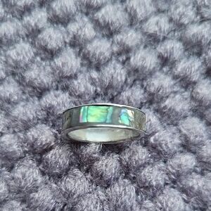 Elegant Silver Tone and Green Abalone Ring